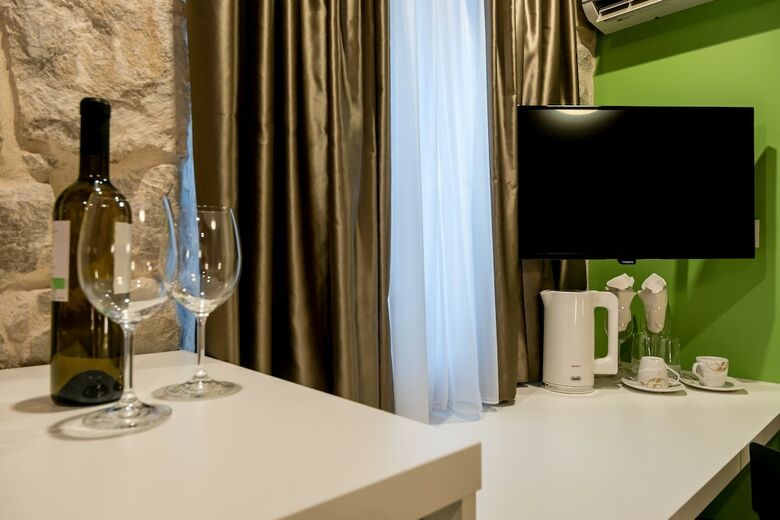 Hotel Annies Stone Studio & Room