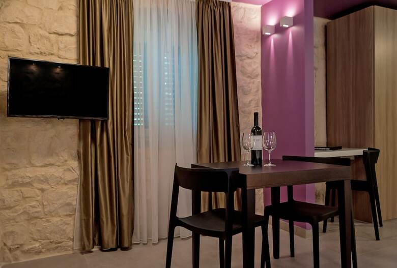 Hotel Annies Stone Studio & Room