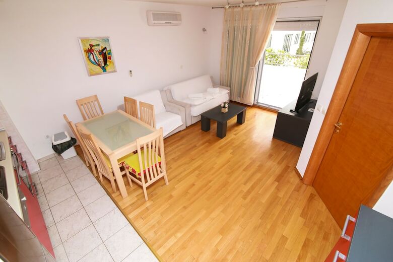 Apartments Mara