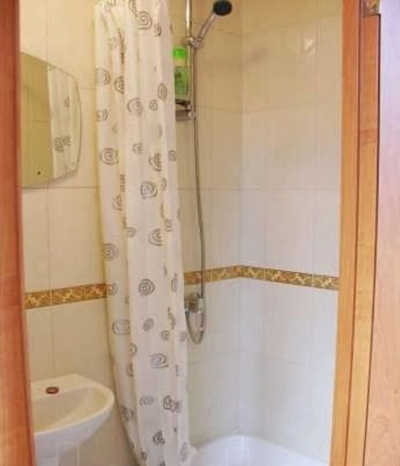 1 Bedroom Apartment Martovicha 3