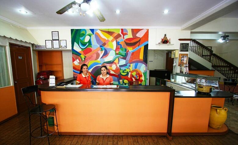 Hotel Travelbee Fuente Inn
