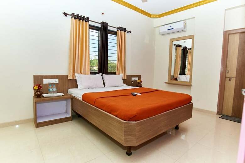 Hotel Shree Sai Sangam Delux
