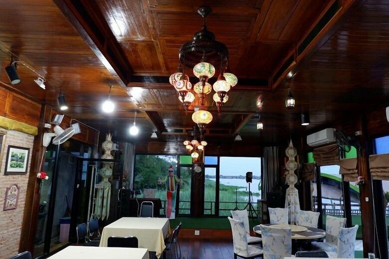 Hotel Suwanna Riverside