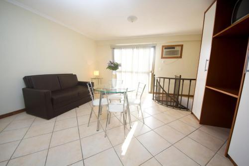 Metropolis Apart Hotel