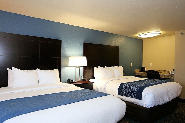 Hotel Comfort Inn & Suites