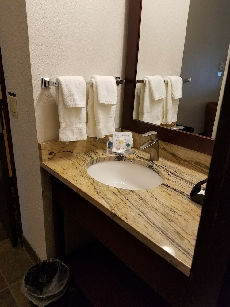 Hotel Comfort Inn & Suites