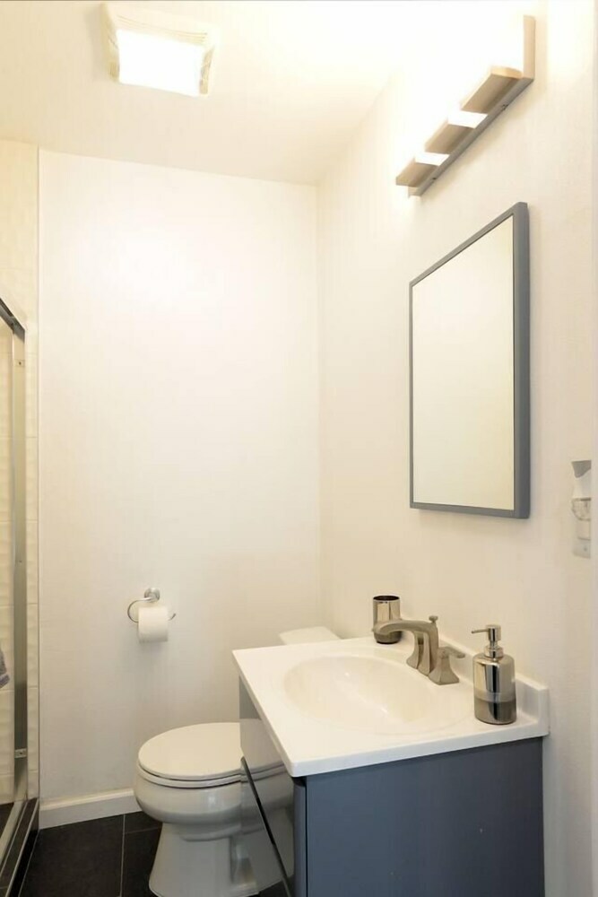 Spacious House On Melrose W Private Backyard Gym