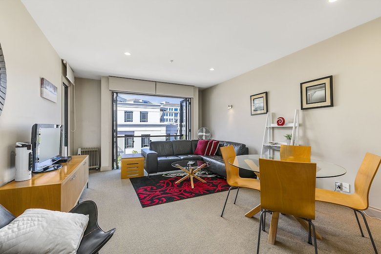 Zodiak's Spacious One Bedroom Apartment