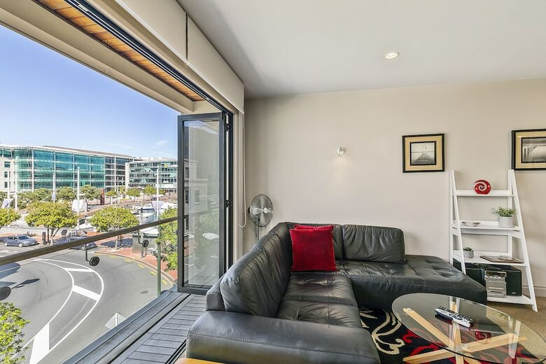 Zodiak's Spacious One Bedroom Apartment