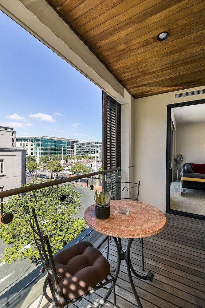Zodiak's Spacious One Bedroom Apartment