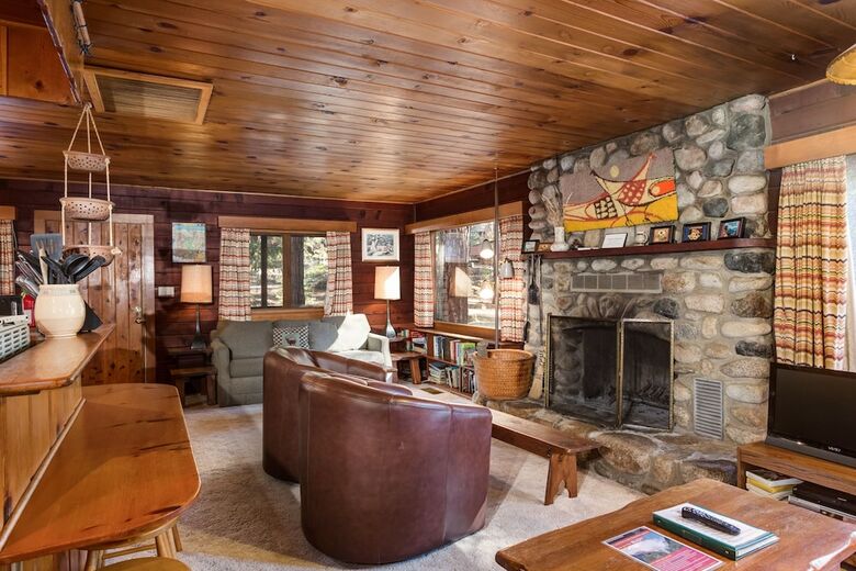 Creekside Cabin