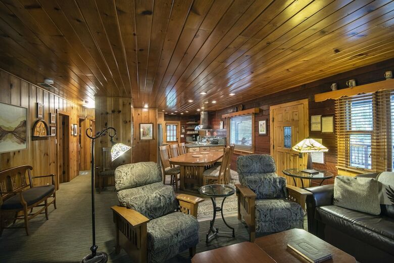 Sugar Pine Suite