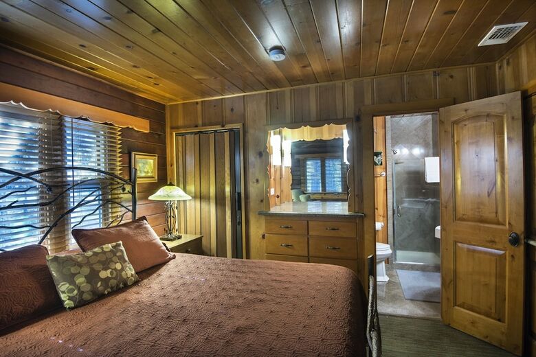 Sugar Pine Suite