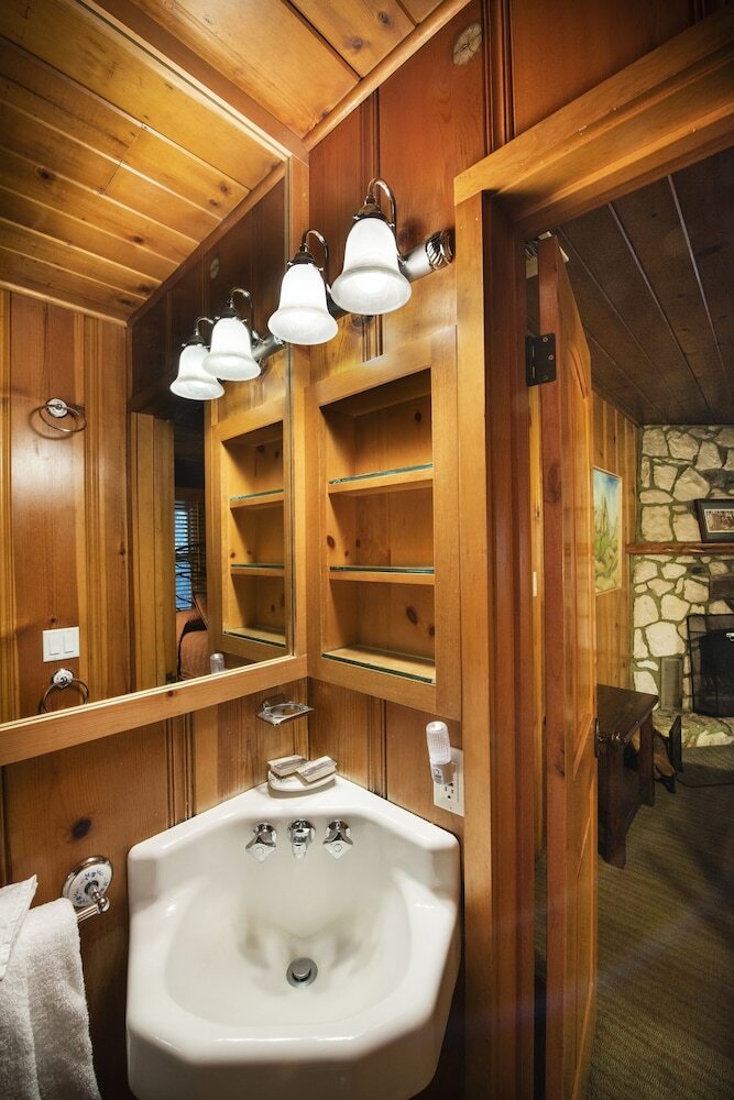 Sugar Pine Suite