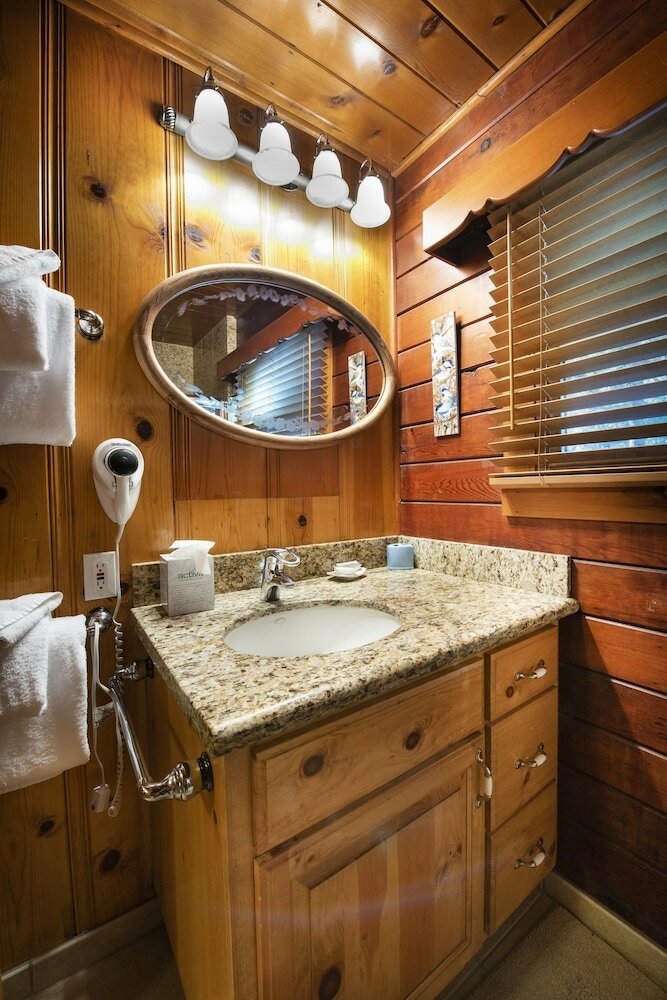 Sugar Pine Suite