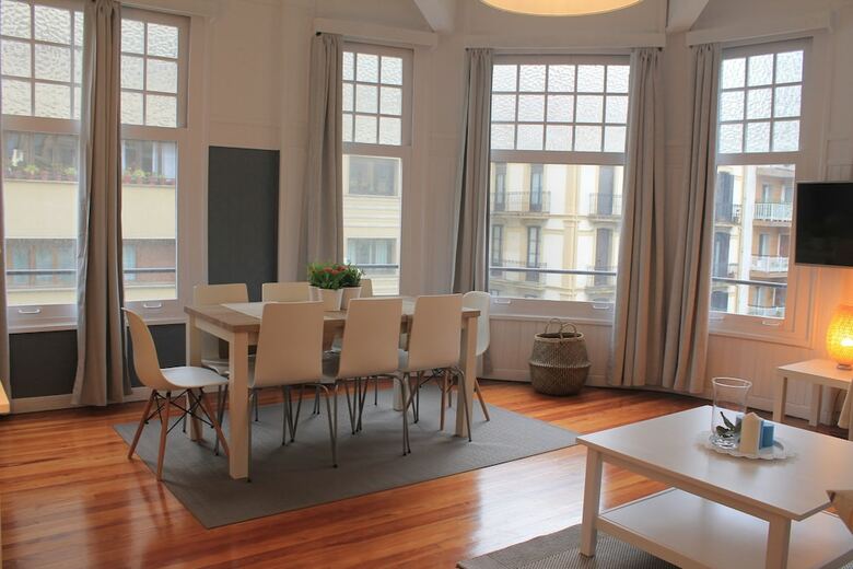 Royal Apartment By People Rentals