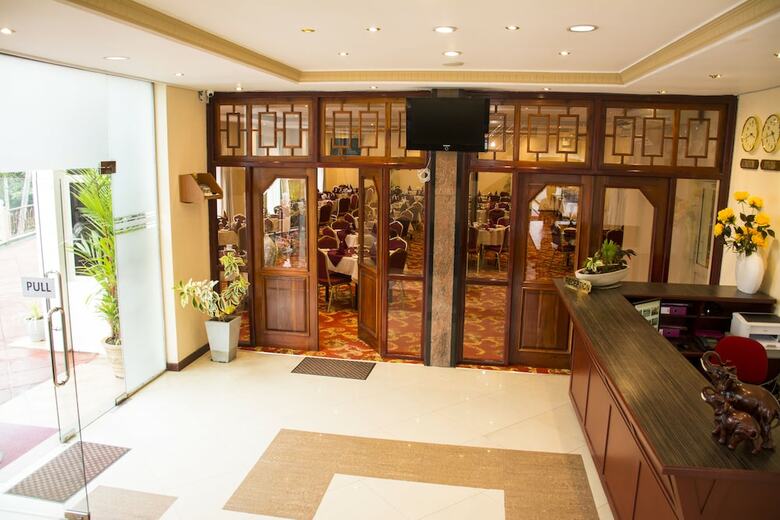 Hotel Lakefield