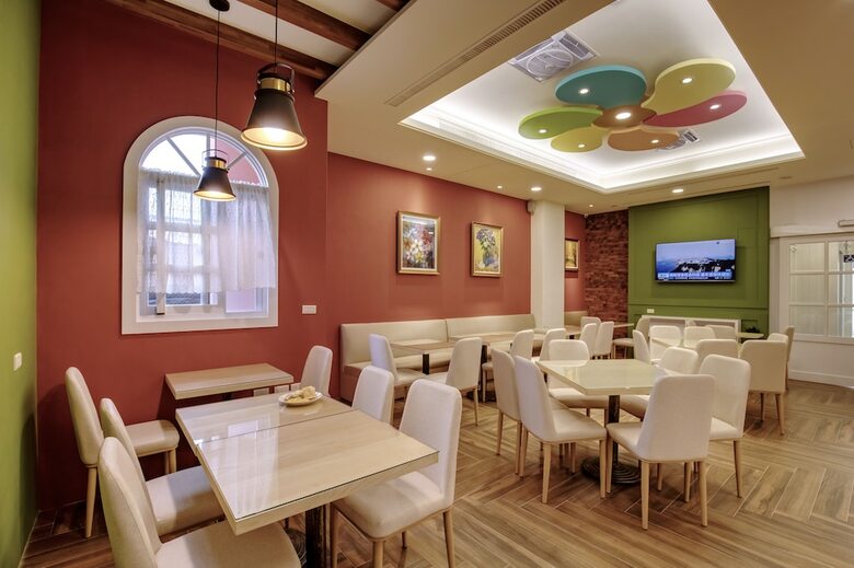 Joy Hotel