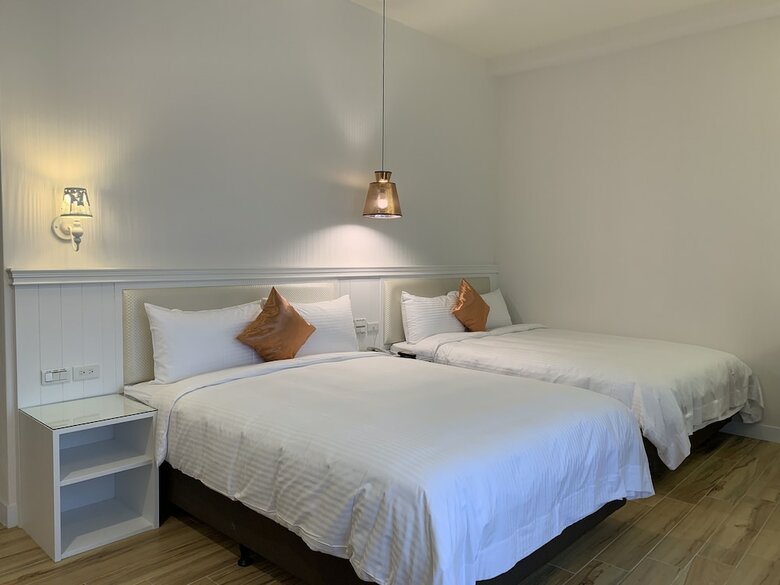 Joy Hotel