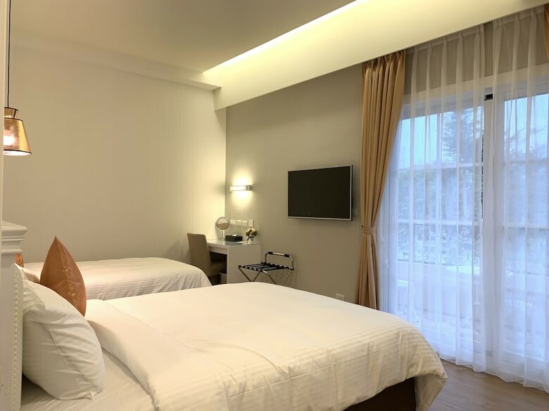 Joy Hotel