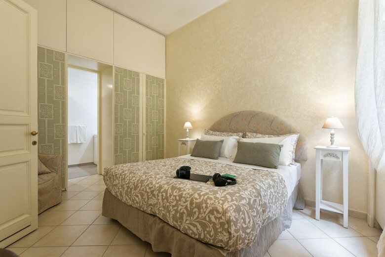 Rome Trevi Fountain Apartment