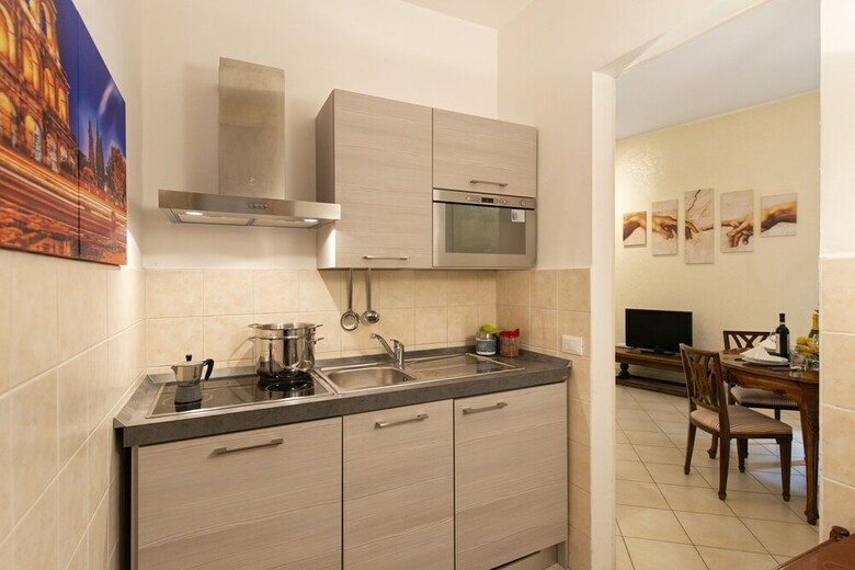 Rome Trevi Fountain Apartment