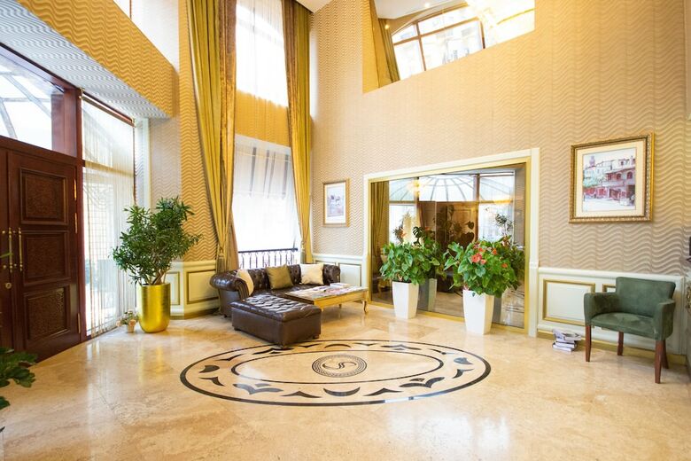 Hotel Sapphire Inn