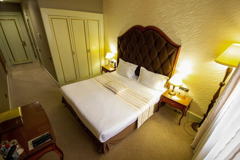 Hotel Sapphire Inn