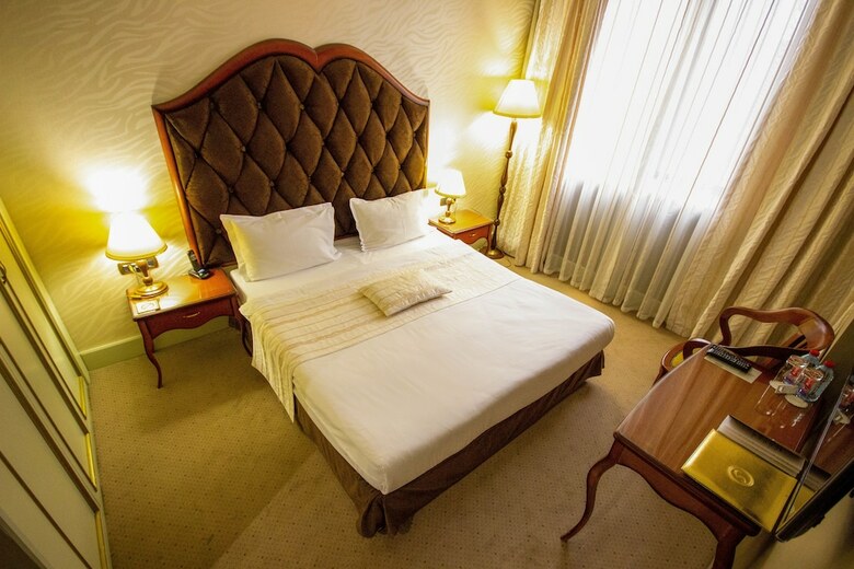 Hotel Sapphire Inn
