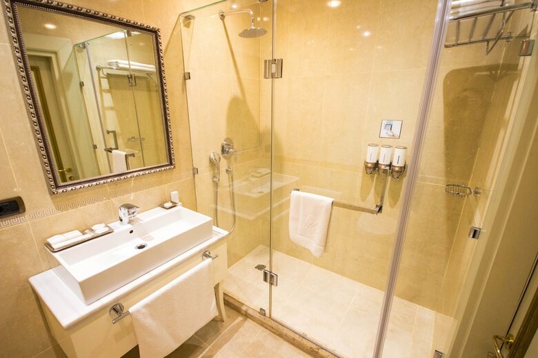 Hotel Sapphire Inn