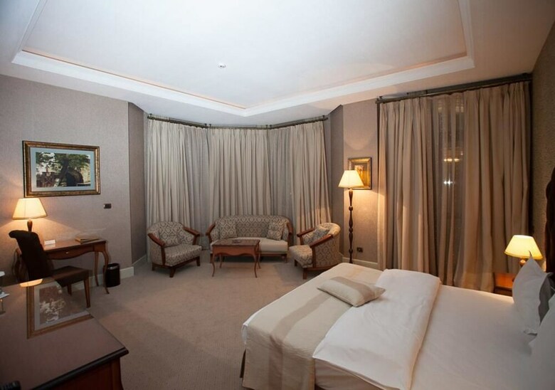 Hotel Sapphire Inn