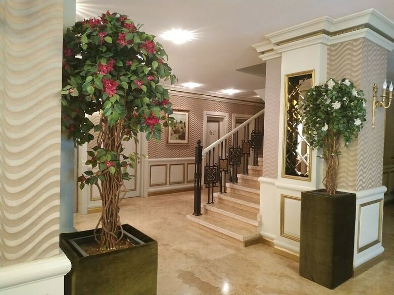 Hotel Sapphire Inn