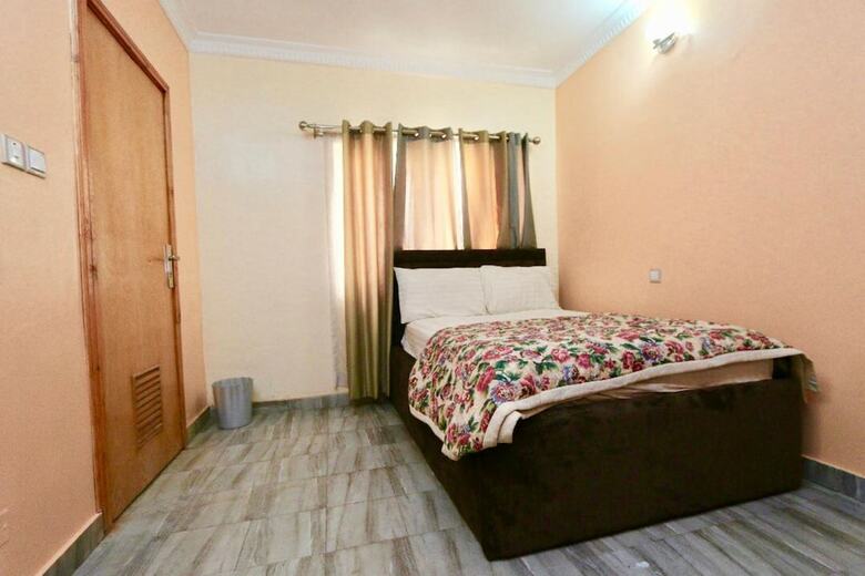 Hotel Droptop Suites