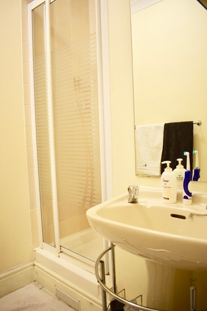 Airy 1 Bedroom Apartment In Central Dublin