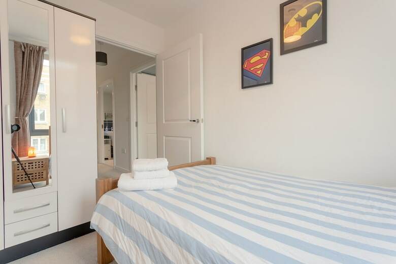 Modern 3 Bedroom Duplex Apartment In Stepney