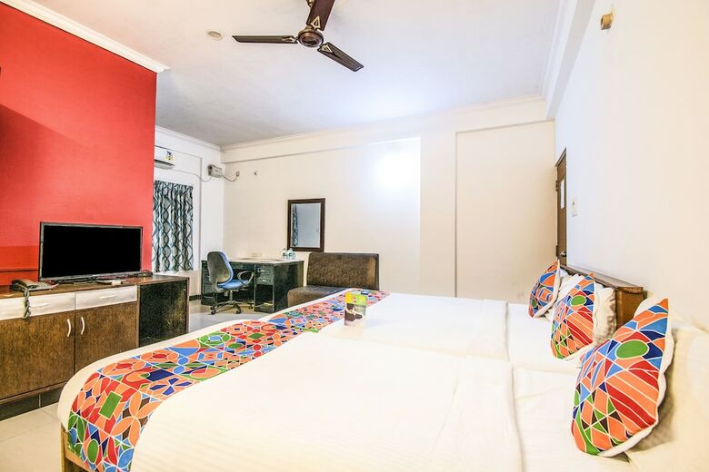 Hotel Fabexpress Gmr Grand 18