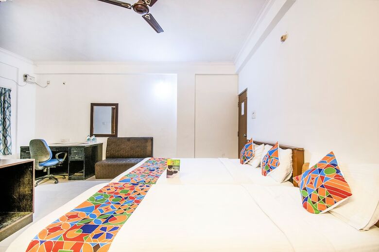 Hotel Fabexpress Gmr Grand 18