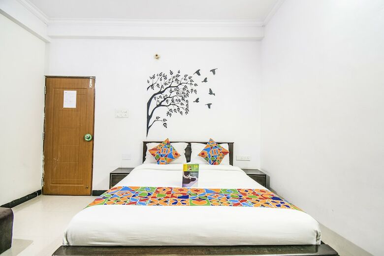 Hotel Fabexpress Gmr Grand 18