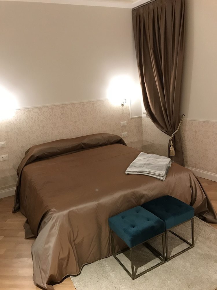 Mia Al Pantheon Luxury Suites