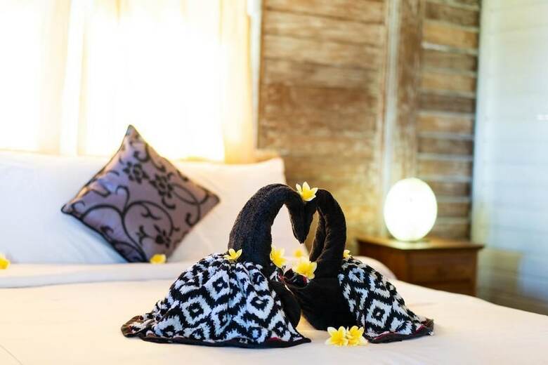 Hotel Island Cove Resort
