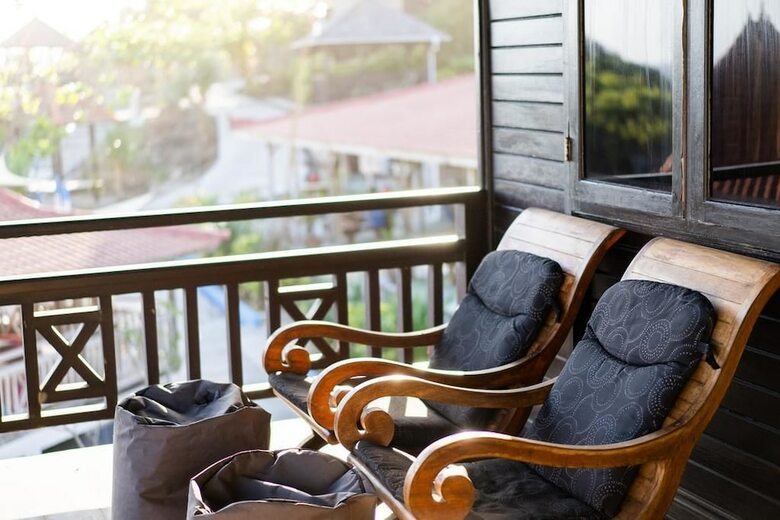 Hotel Island Cove Resort