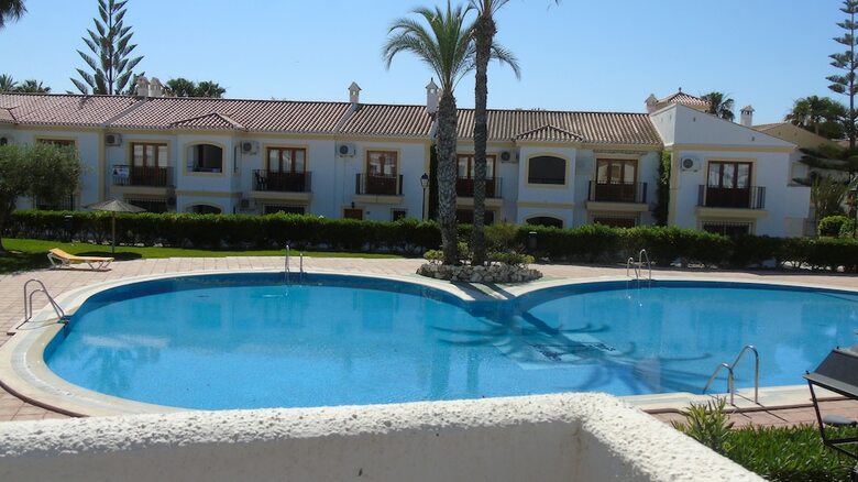 Apartamentos Laguna Playa Vera Coast