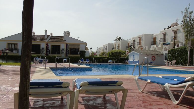Apartamentos Laguna Playa Vera Coast