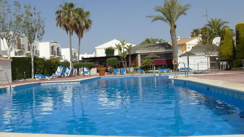 Apartamentos Laguna Playa Vera Coast