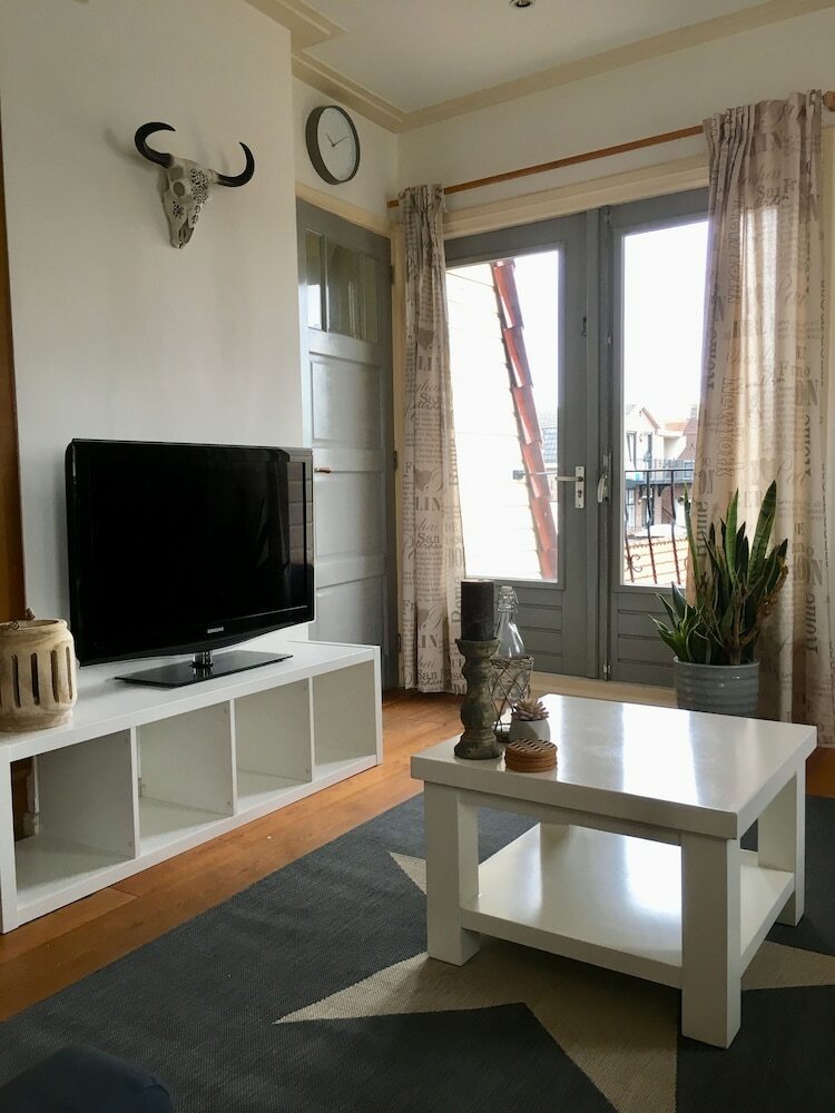 Apartamentos Nikki's Holiday Home
