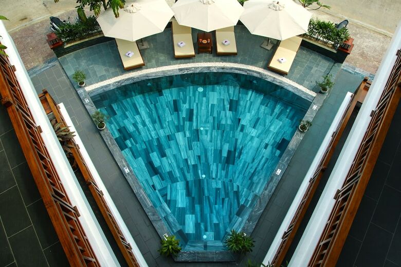 Hotel Threeway Riverside Villa