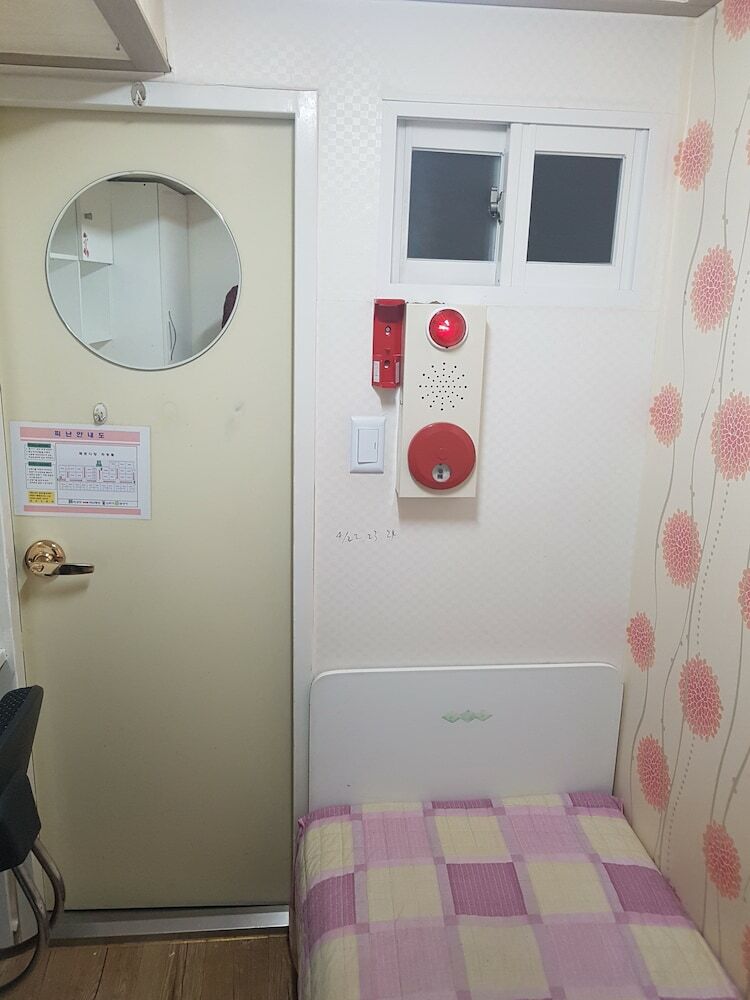 Hotel Merdiang Livingtel Single Room