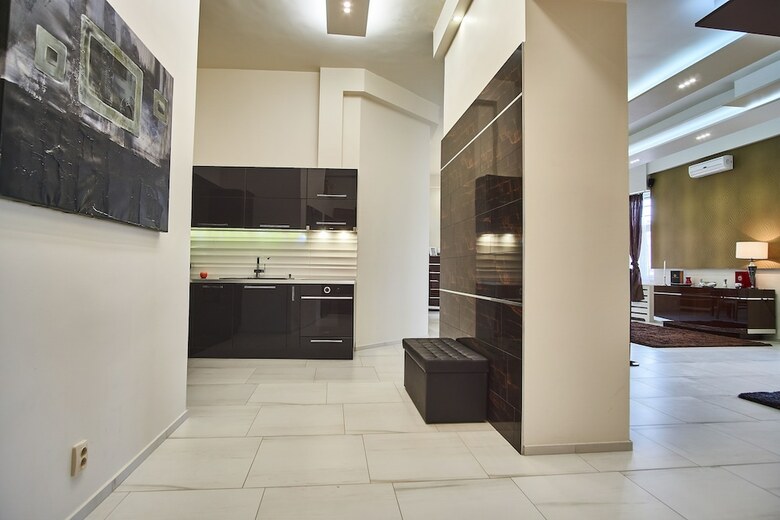Nikita Apartment