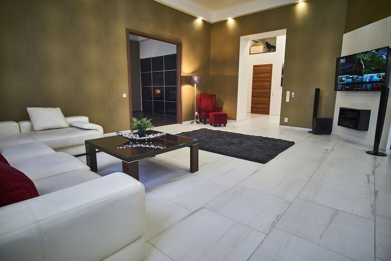 Nikita Apartment