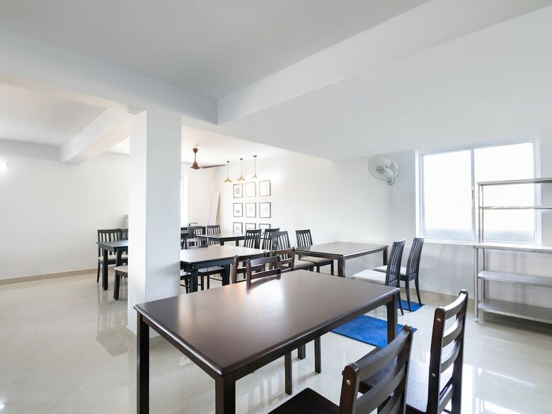 Hotel Oyo 26881 Silverkey Mahalakshmi Enclave